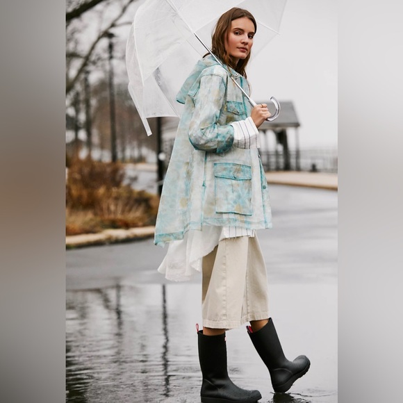 Free People Jackets & Blazers - Free People Festival Teal and Yellow Floral Oversized Raincoat EUC Size XS